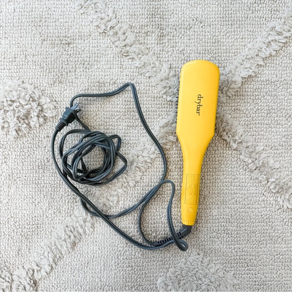 Drybar The Brush Crush Heated Straightening Brush - Picture 2 of 2